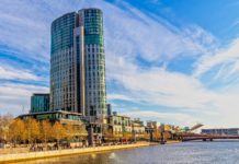 Crown Melbourne faces fine of up to AUS$100m over blank cheque practice